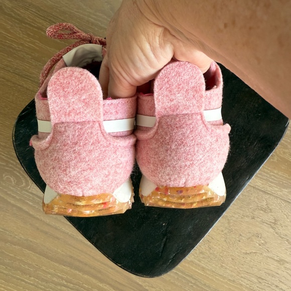 Sneakers - Picture 5 of 5